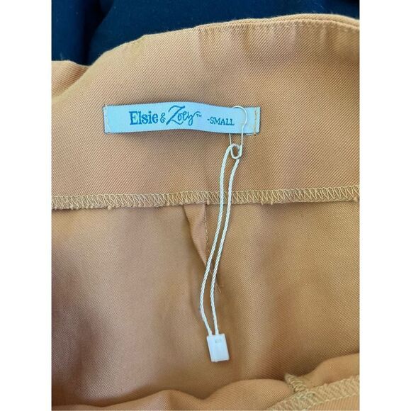 NWOT Elsie & Zoey light orange/ peach skort S - Picture 2 of 4